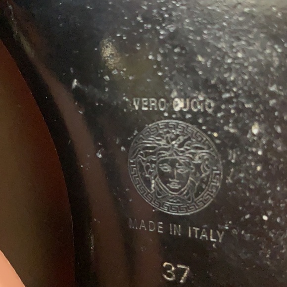 {{{SOLD}}} 💗 VERSACE 💗 - Picture 7 of 8